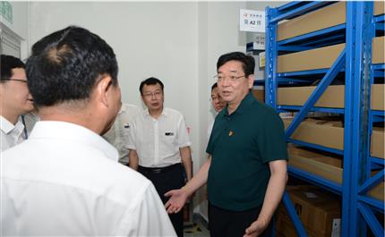 河南航投黨委書記、董事長(zhǎng)張明超 深入中原龍浩開展“不忘初心、牢記使命”主題教育調(diào)研